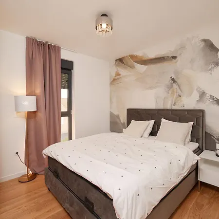 Bella Luxury *