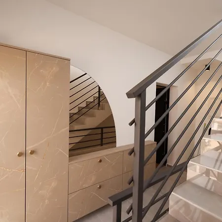 Bella Luxury 아파트