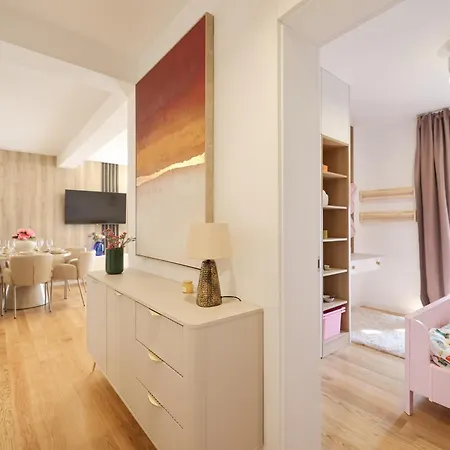 Bella Luxury 아파트 *